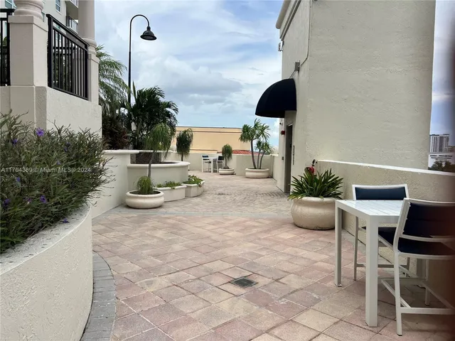 $490,000 | 610 West Las Olas Boulevard, Unit 914N, Fort Lauderdale, FL 33312