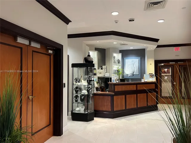 $490,000 | 610 West Las Olas Boulevard, Unit 914N, Fort Lauderdale, FL 33312