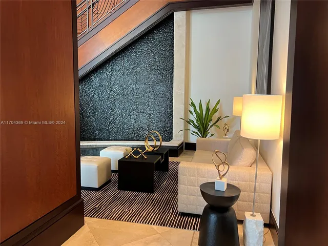 $490,000 | 610 West Las Olas Boulevard, Unit 914N, Fort Lauderdale, FL 33312