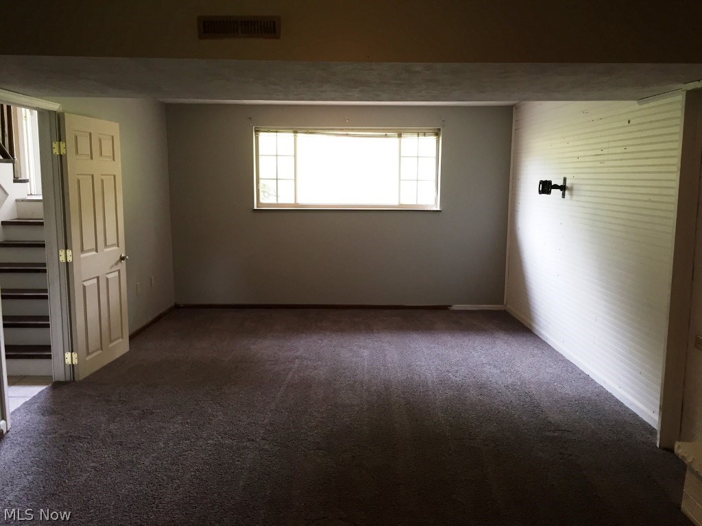 1765 Mt Tom Road Marietta, OH 45750 - Photo 15 of 26 Family Room