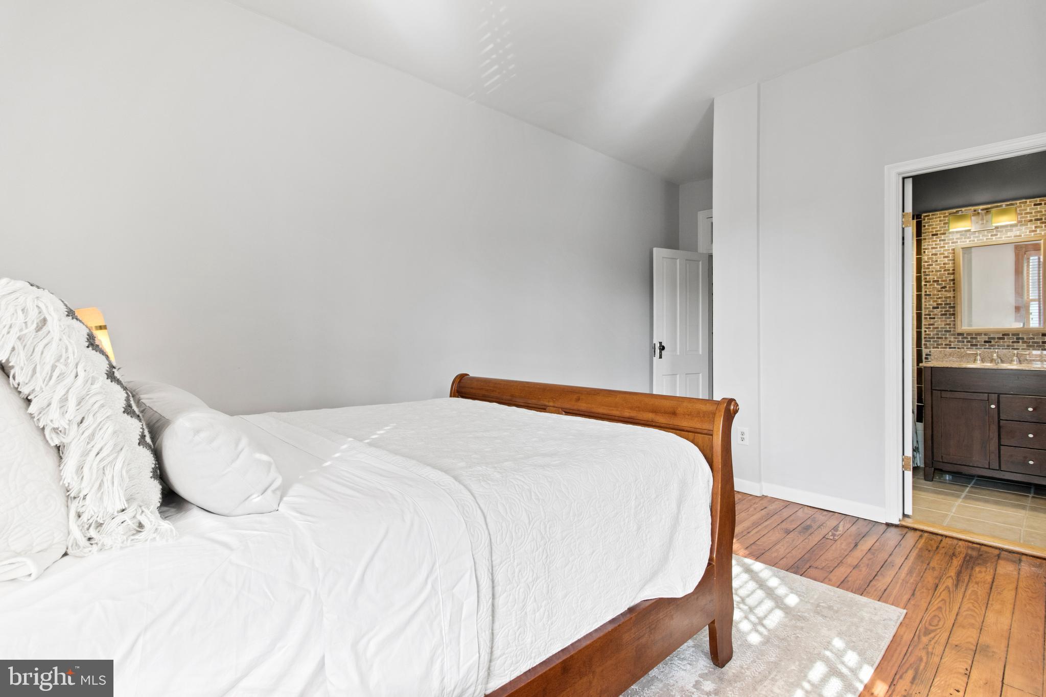 914 S Street Northwest Washington, DC 20001 - Photo 19 of 35