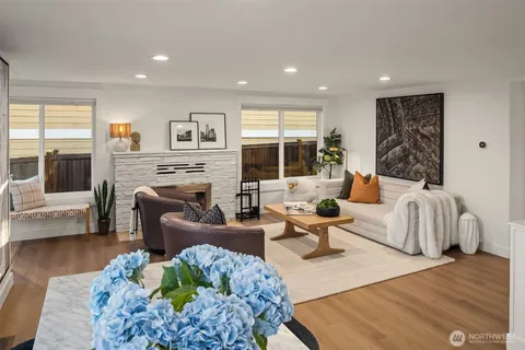 $949,950 | 403 Northeast 94th Street, Seattle, WA 98115