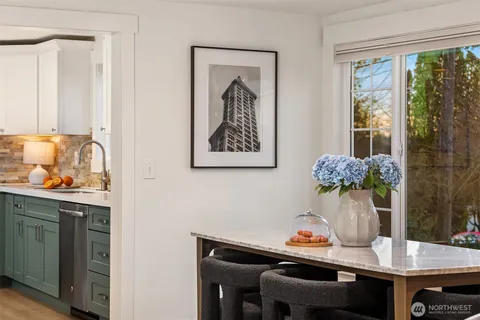 $949,950 | 403 Northeast 94th Street, Seattle, WA 98115