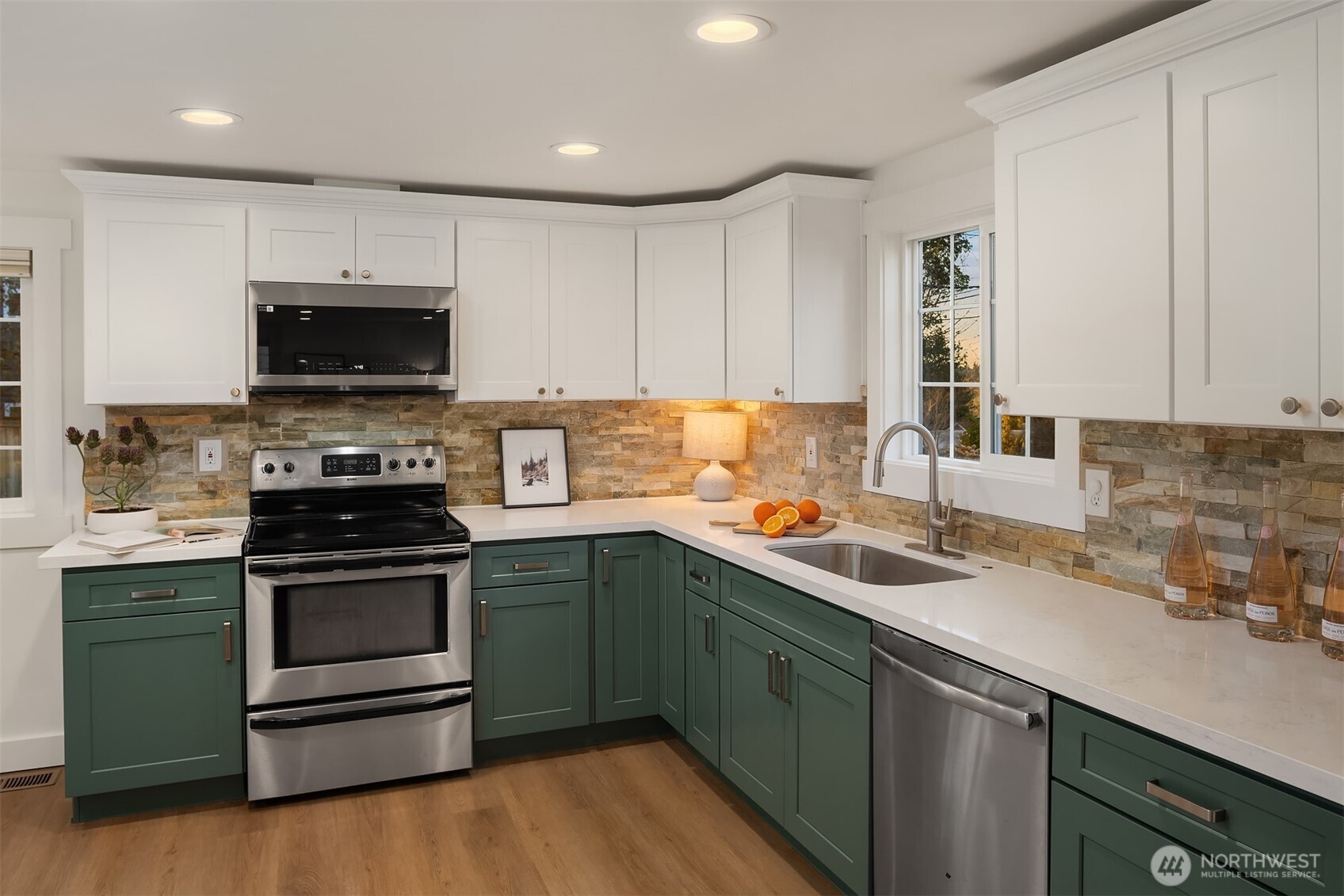 403 Northeast 94th Street Seattle, WA 98115 - Photo 13 of 40