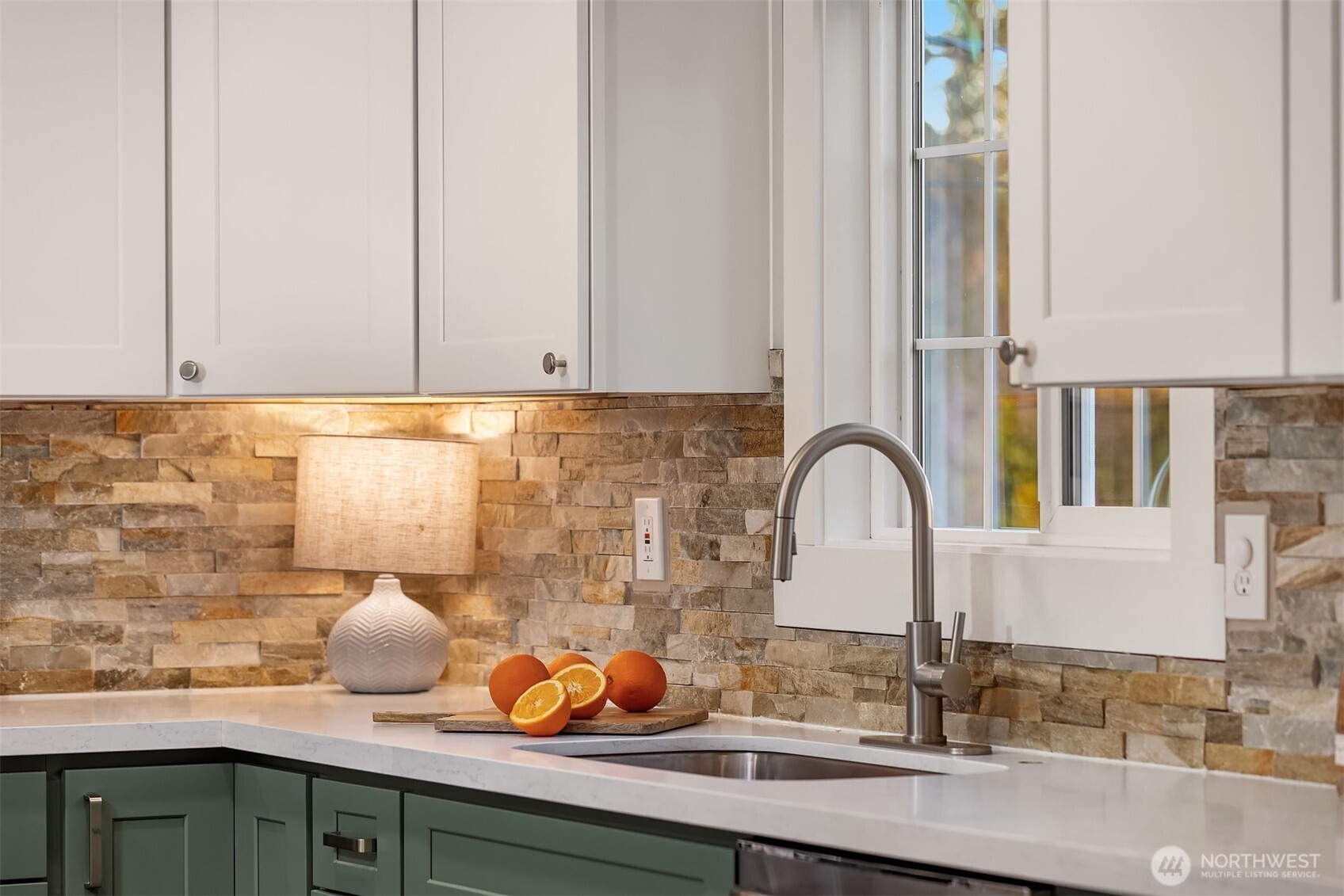 403 Northeast 94th Street Seattle, WA 98115 - Photo 14 of 40