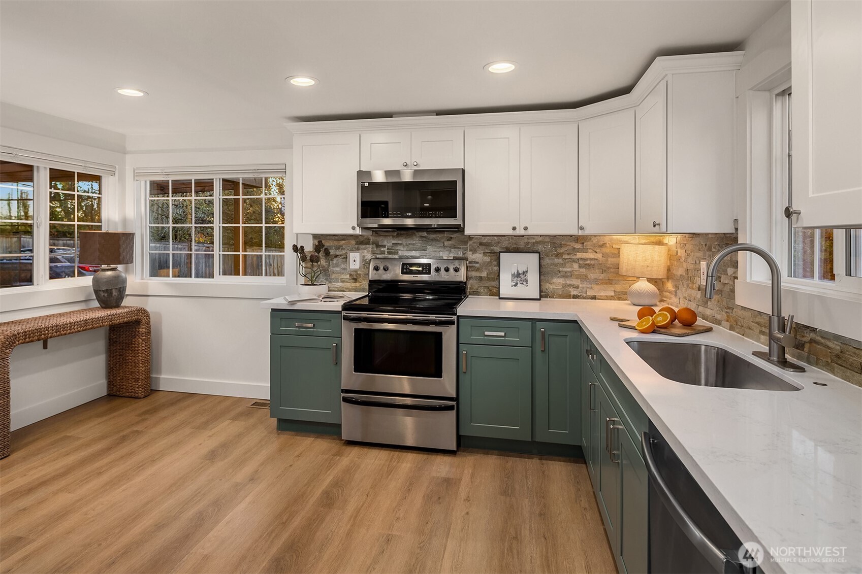 403 Northeast 94th Street Seattle, WA 98115 - Photo 15 of 40