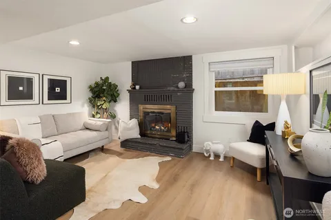 $949,950 | 403 Northeast 94th Street, Seattle, WA 98115