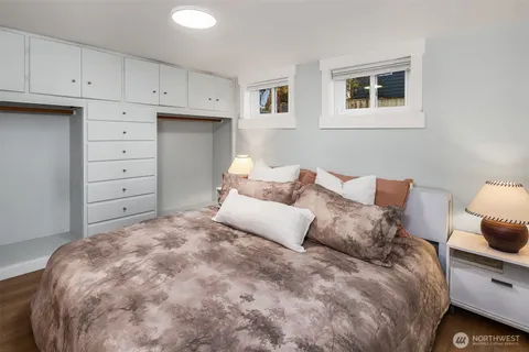 $949,950 | 403 Northeast 94th Street, Seattle, WA 98115