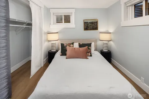 $949,950 | 403 Northeast 94th Street, Seattle, WA 98115