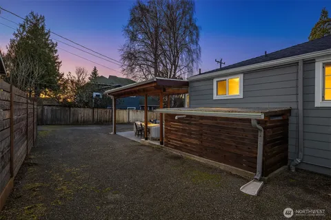 $949,950 | 403 Northeast 94th Street, Seattle, WA 98115