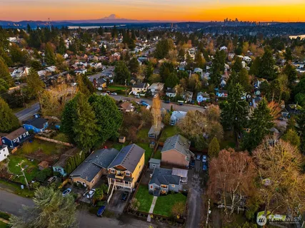 $949,950 | 403 Northeast 94th Street, Seattle, WA 98115