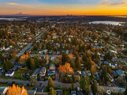 $949,950 | 403 Northeast 94th Street, Seattle, WA 98115