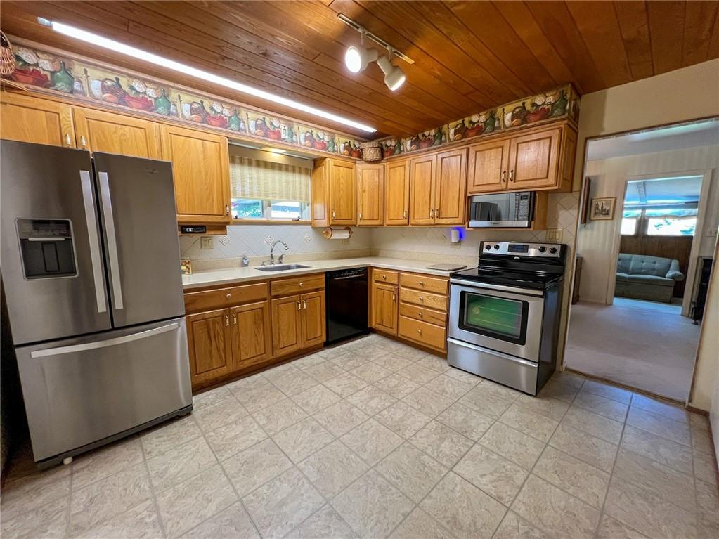 302 Beech Road Butler, PA 16001 - Photo 8 of 43 Gallery Image 8