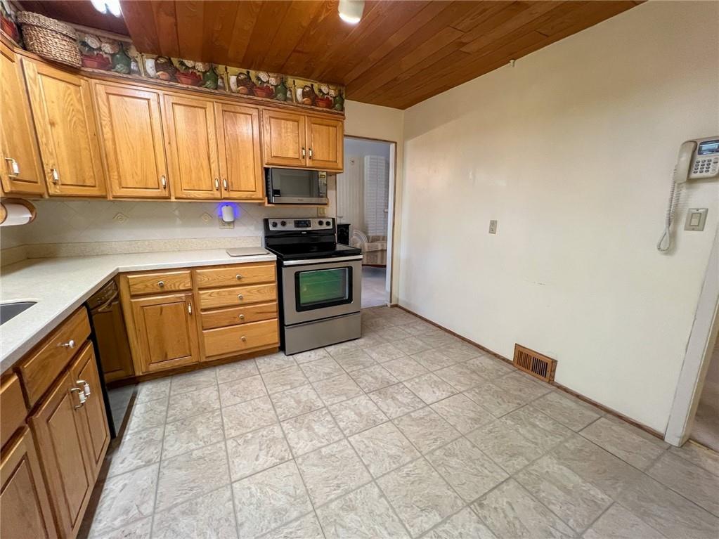 302 Beech Road Butler, PA 16001 - Photo 9 of 43 Gallery Image 9