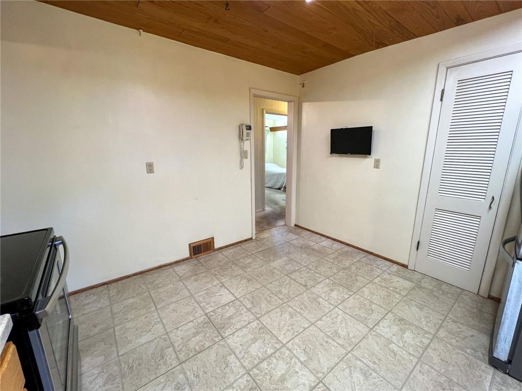 302 Beech Road Butler, PA 16001 - Photo 10 of 43 Gallery Image 10