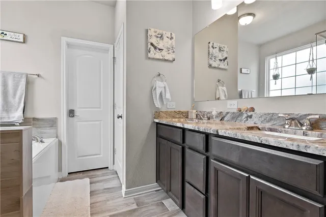 $369,900 | 204 Broaddus Bend, Caldwell, TX 77836