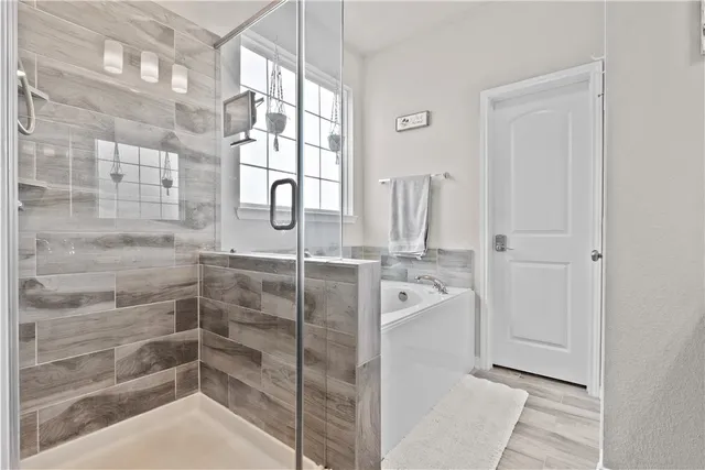 $369,900 | 204 Broaddus Bend, Caldwell, TX 77836