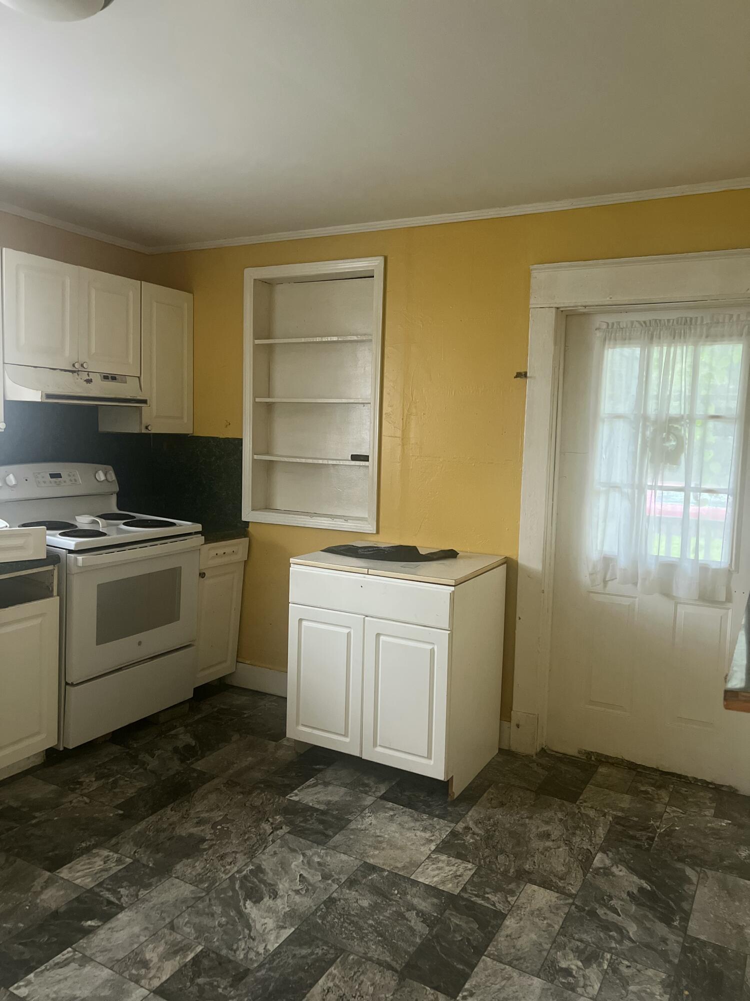 407 West Bartlette Street Sumter, SC 29150 - Photo 3 of 9