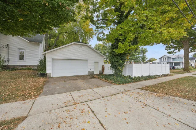 $199,999 | 203 East Michigan Street, Reading, MI 49274