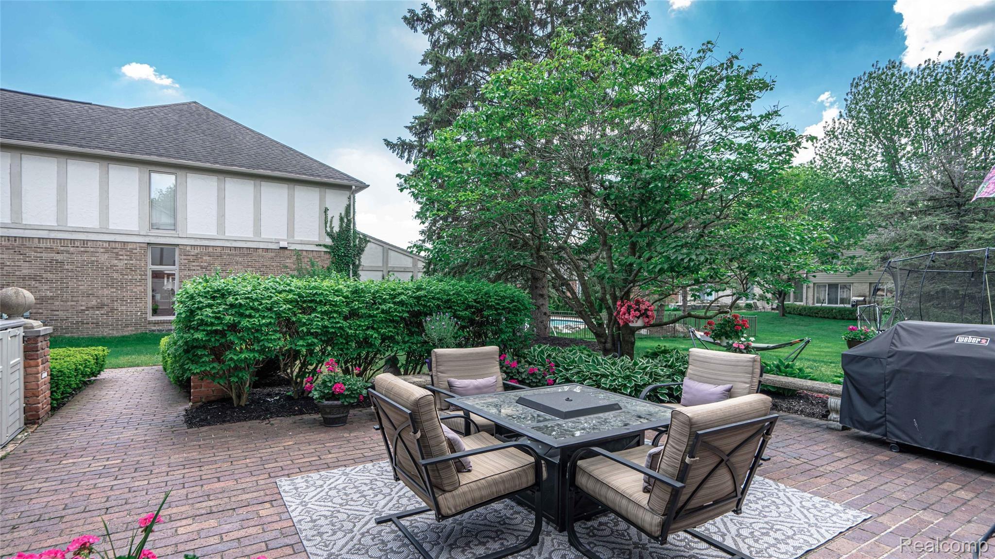 4697 Rivers Edge Drive Troy, MI 48098 - Photo 8 of 96 010_2.jpg
