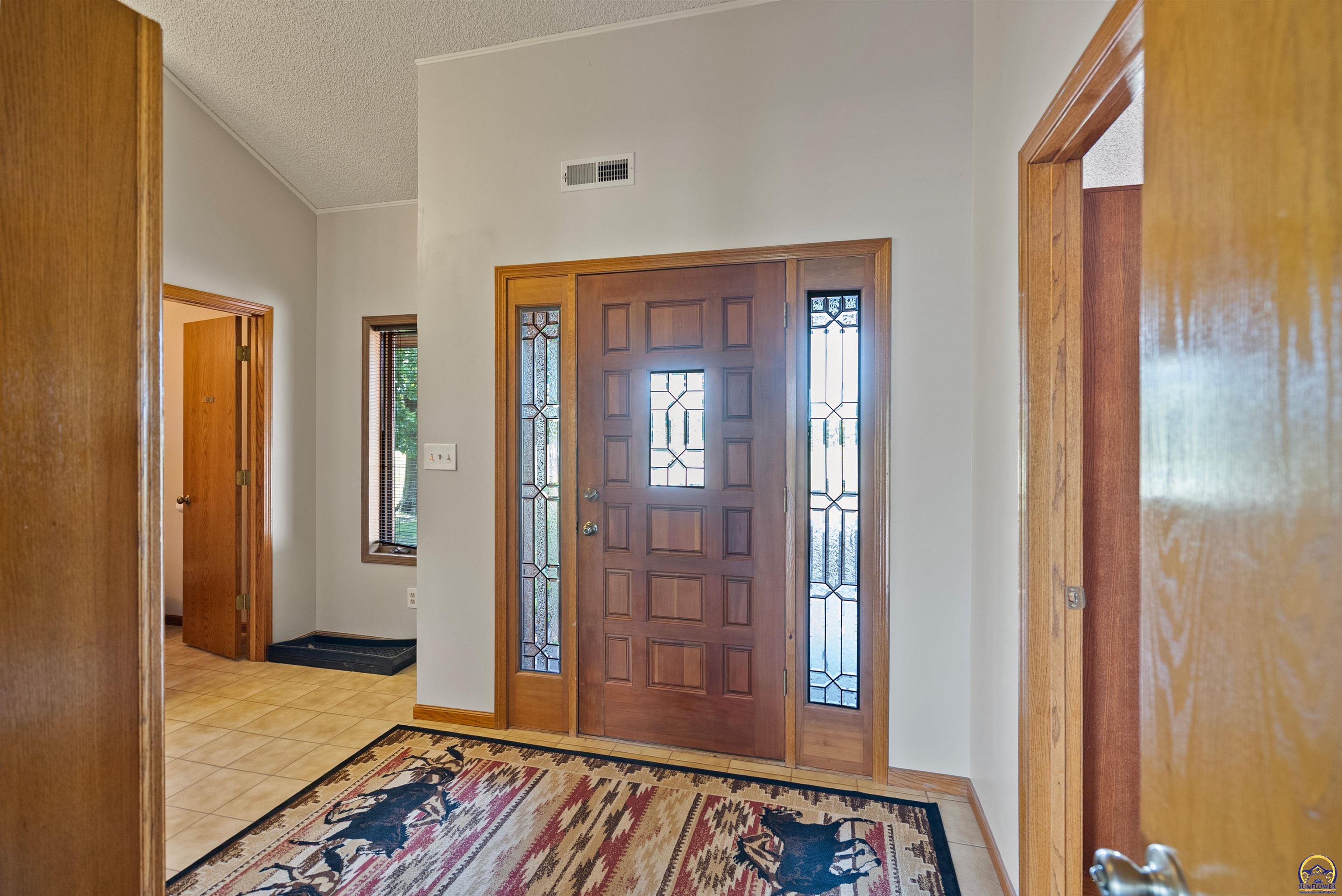 9736 West Lake Road Meriden, KS 66512 - Photo 11 of 98