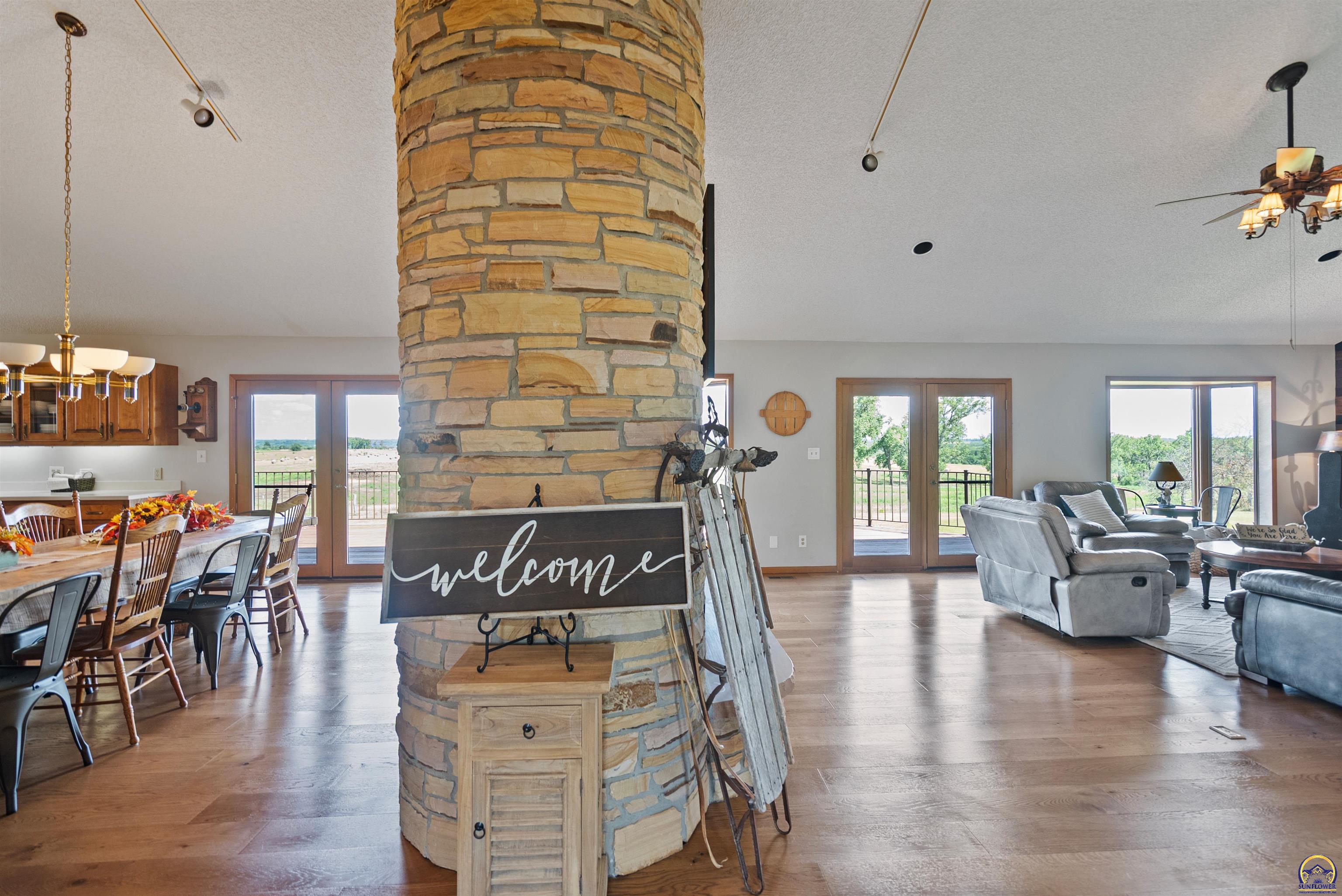 9736 West Lake Road Meriden, KS 66512 - Photo 12 of 98