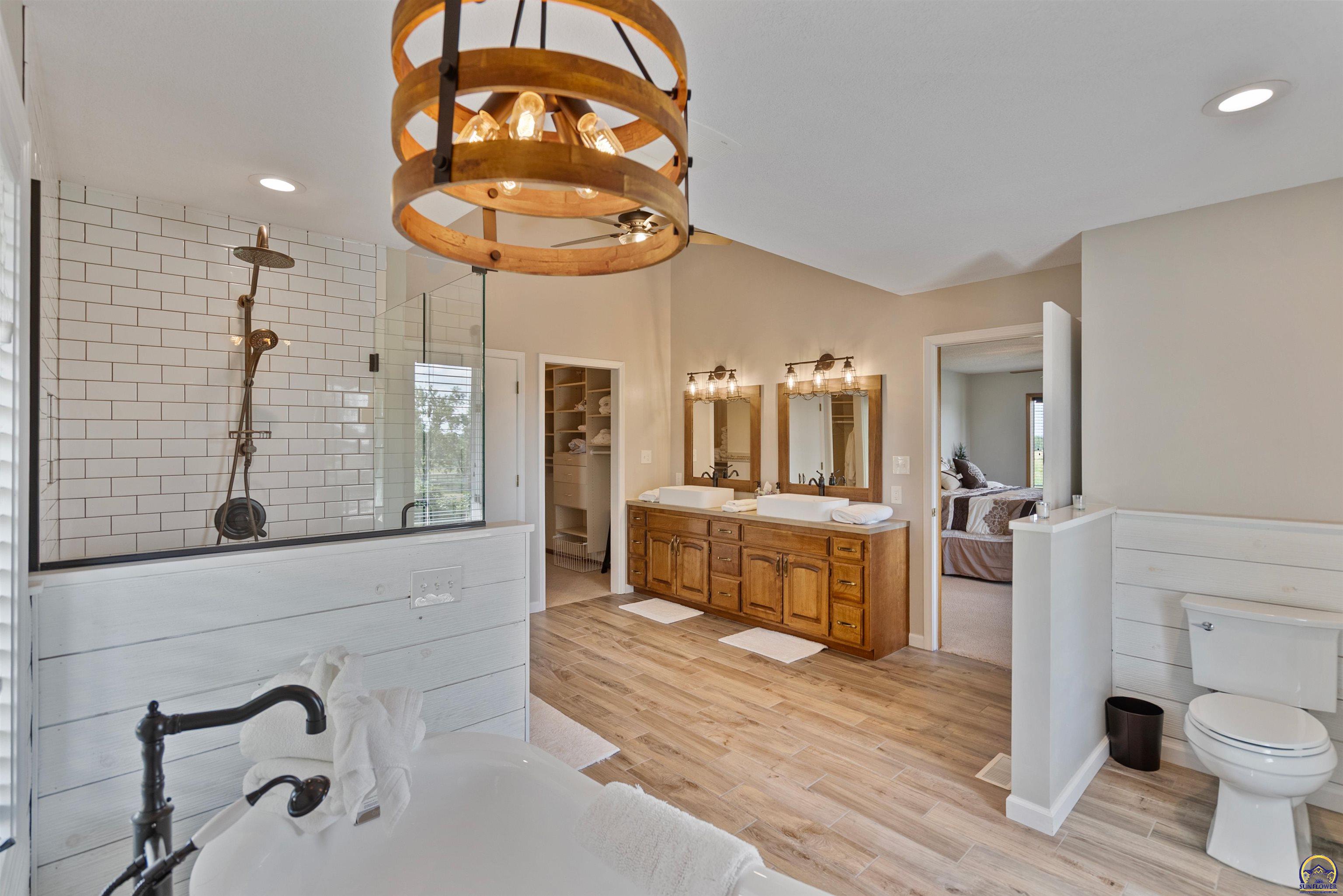 9736 West Lake Road Meriden, KS 66512 - Photo 21 of 98