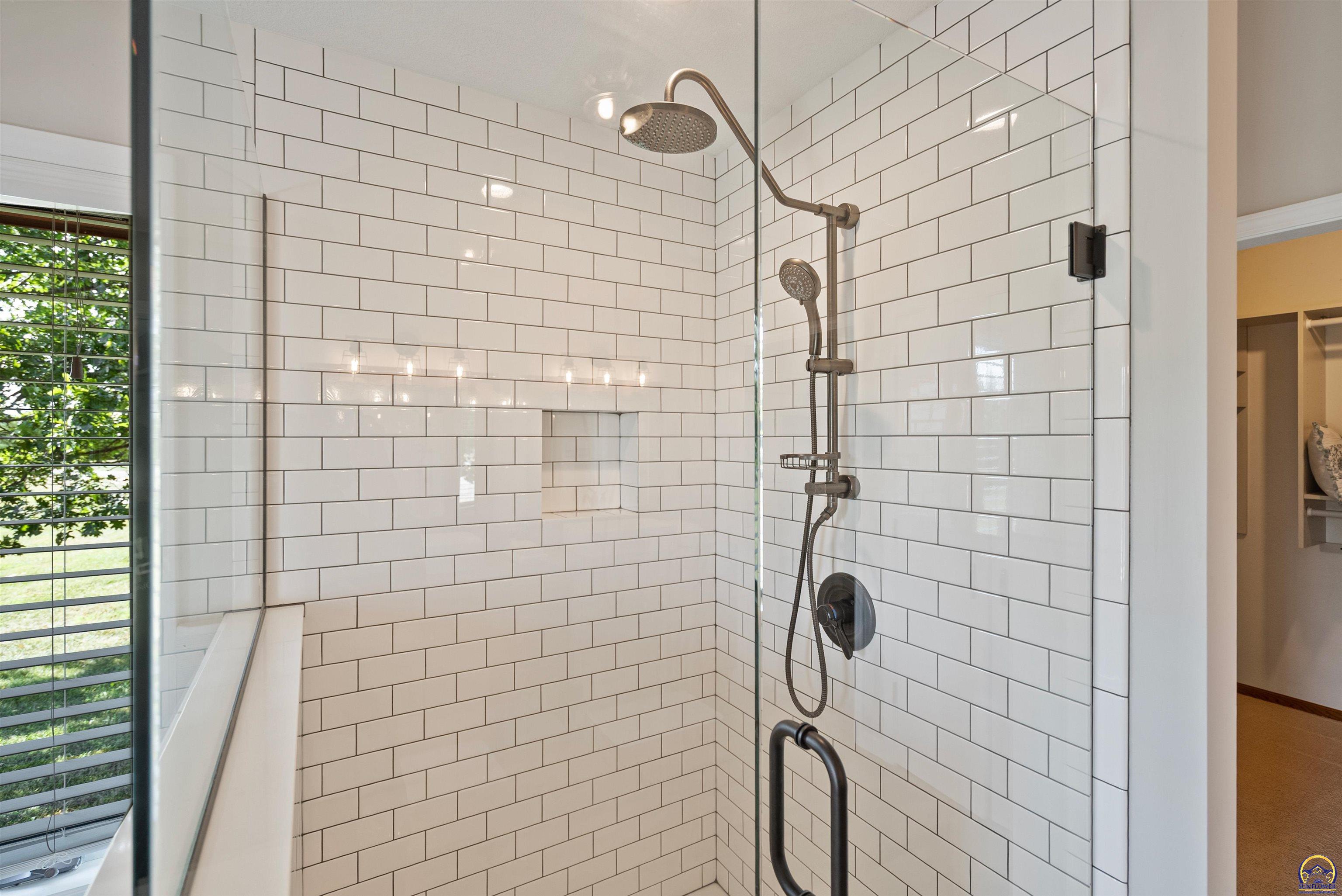 9736 West Lake Road Meriden, KS 66512 - Photo 23 of 98