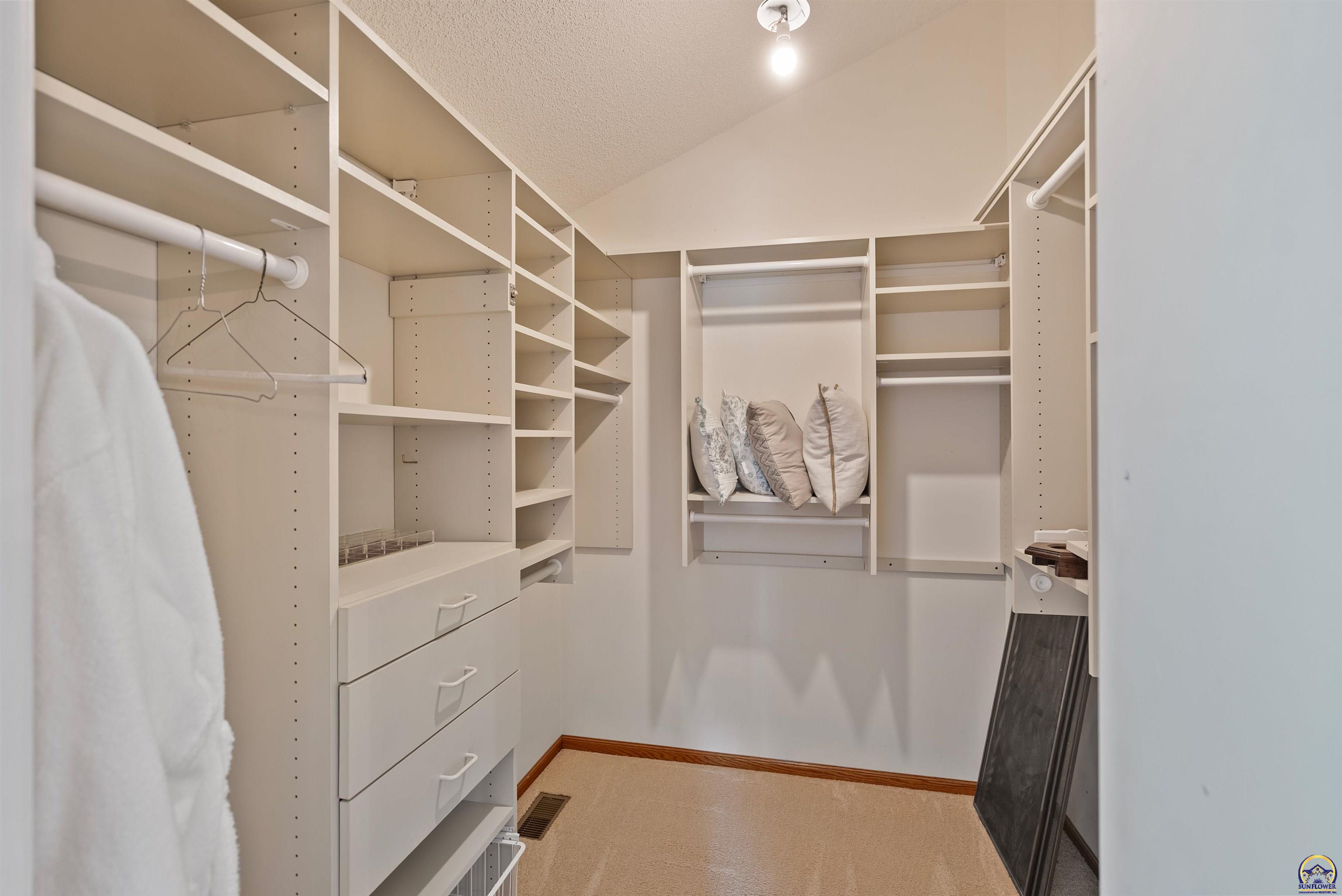 9736 West Lake Road Meriden, KS 66512 - Photo 26 of 98