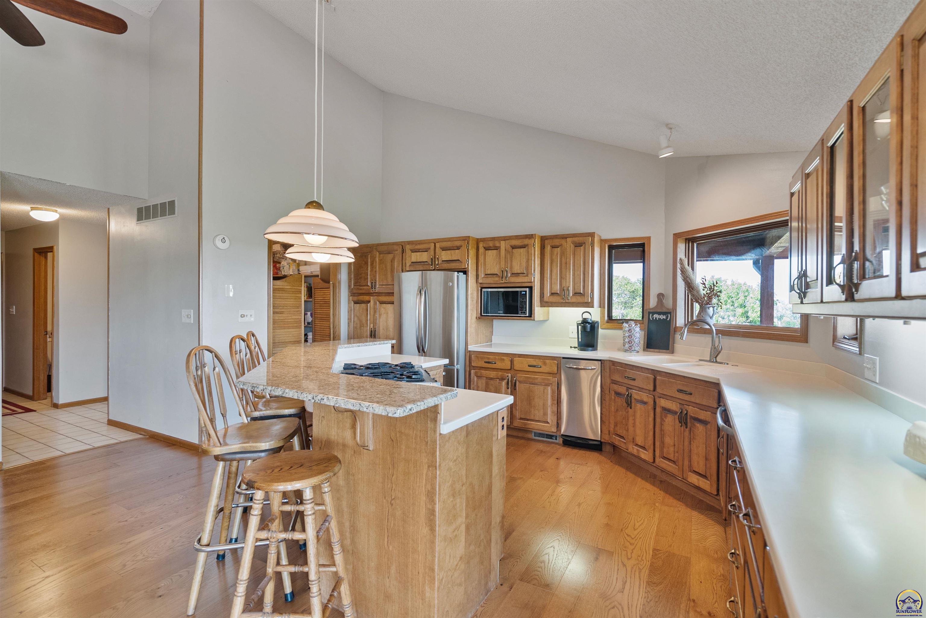 9736 West Lake Road Meriden, KS 66512 - Photo 29 of 98