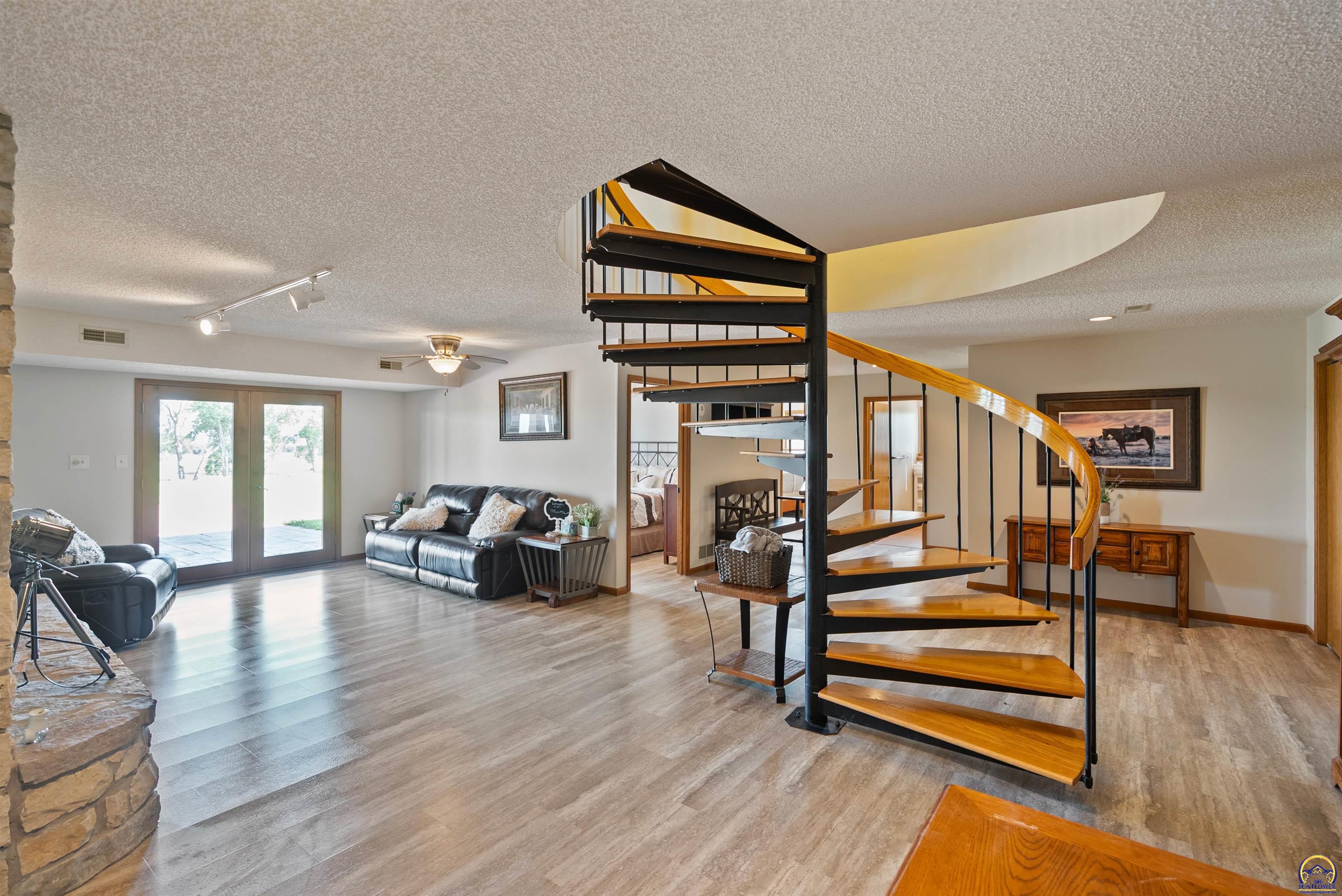 9736 West Lake Road Meriden, KS 66512 - Photo 40 of 98