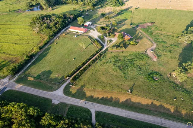 $840,000 | 9736 West Lake Road, Meriden, KS 66512