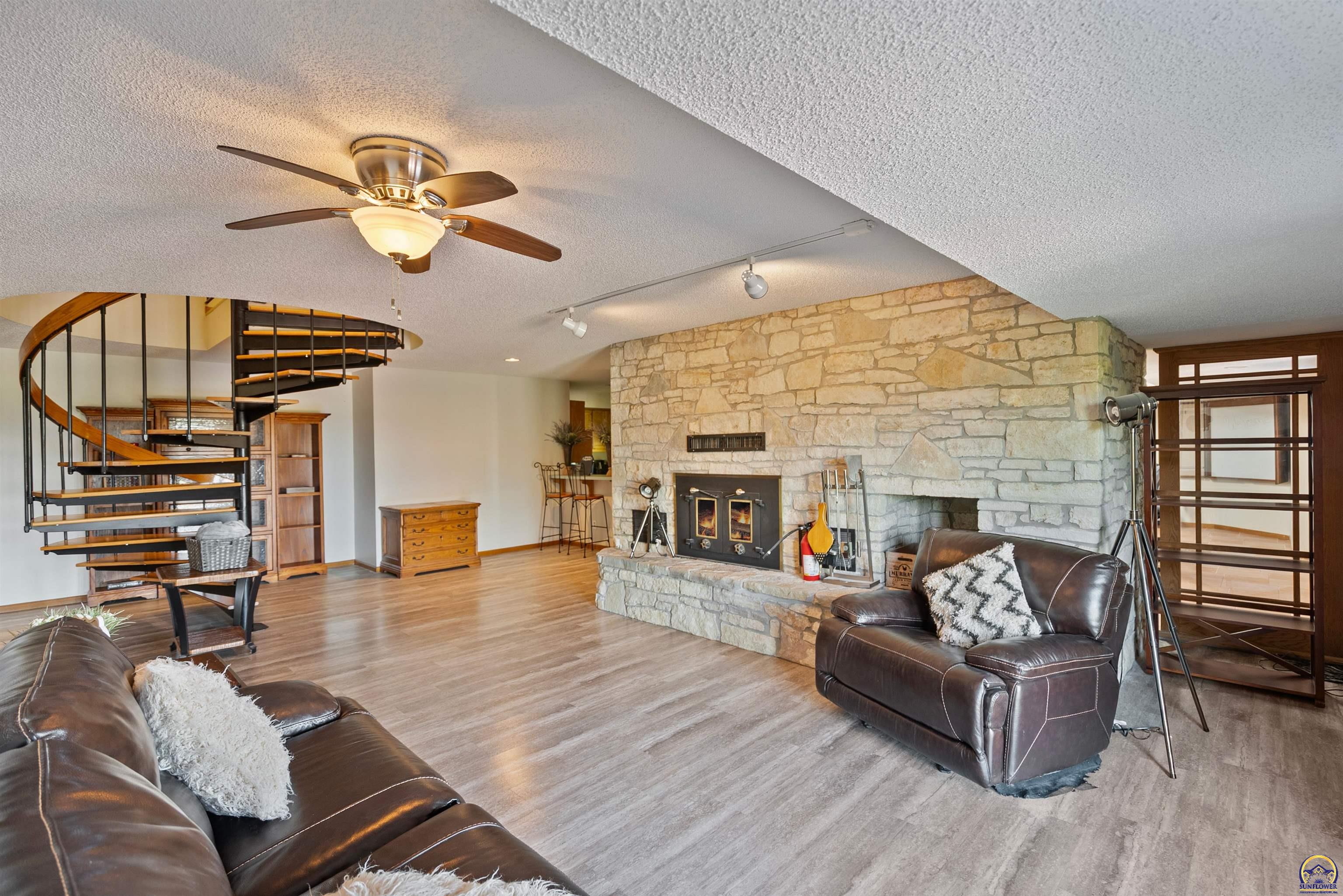 9736 West Lake Road Meriden, KS 66512 - Photo 54 of 98