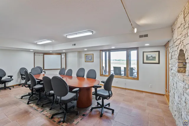 $840,000 | 9736 West Lake Road, Meriden, KS 66512