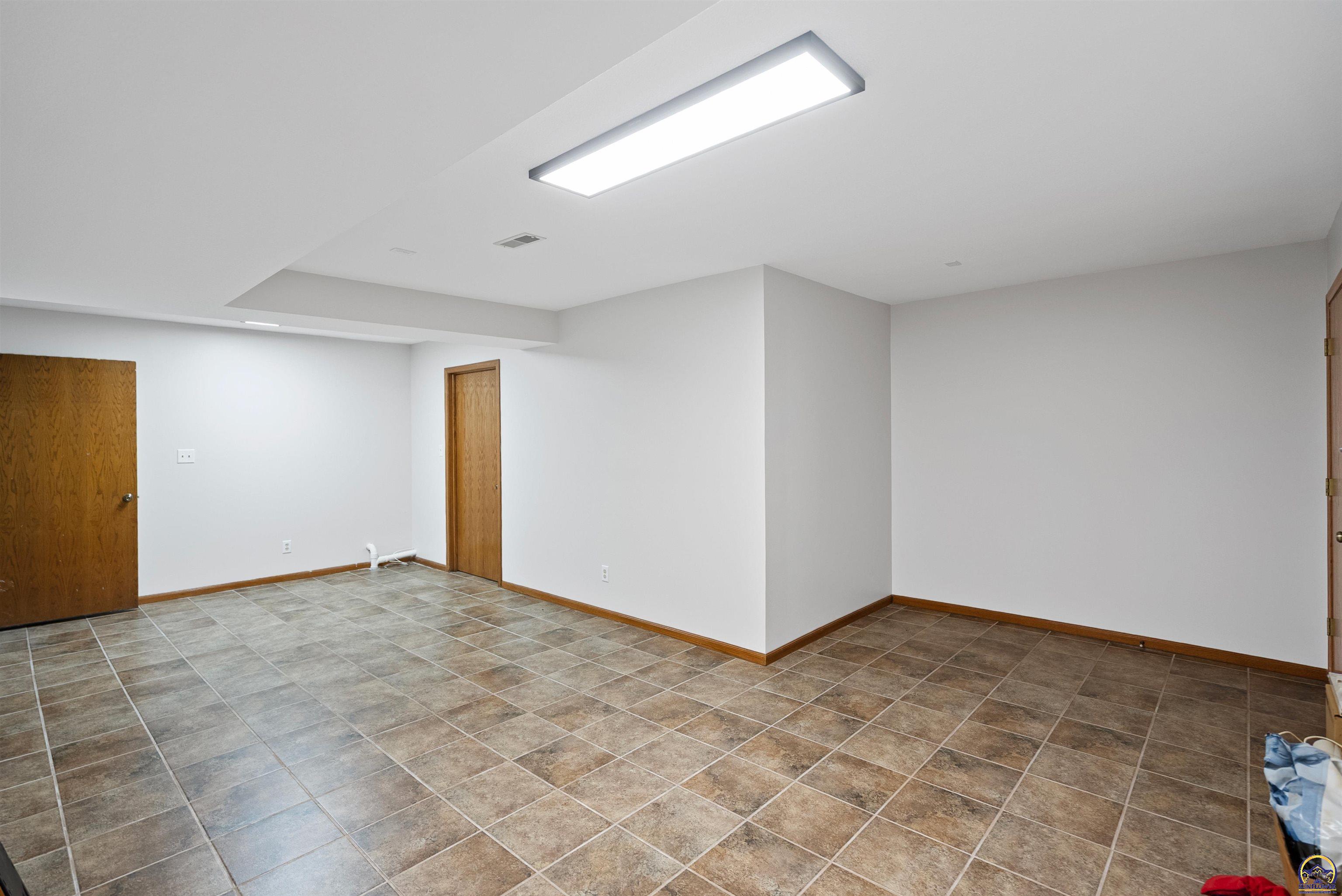 9736 West Lake Road Meriden, KS 66512 - Photo 61 of 98