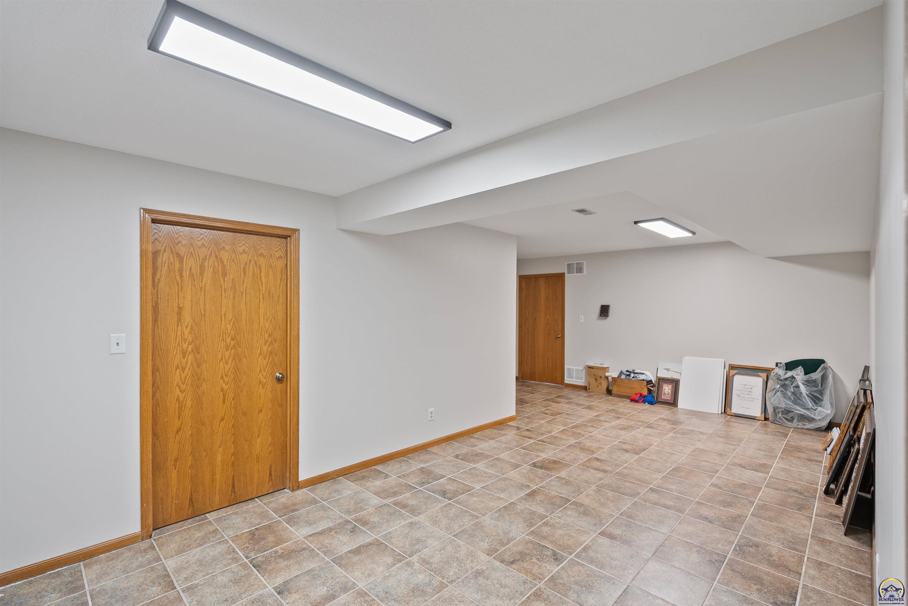 9736 West Lake Road Meriden, KS 66512 - Photo 62 of 98