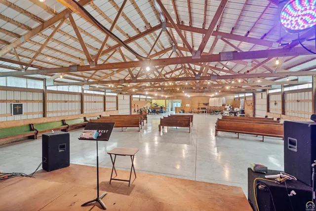 $840,000 | 9736 West Lake Road, Meriden, KS 66512