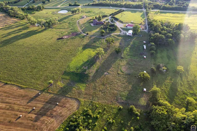 $840,000 | 9736 West Lake Road, Meriden, KS 66512