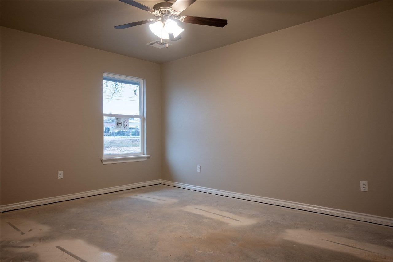 410 Grove Street Perry, OK 73077 - Photo 6 of 10 Gallery Image 6