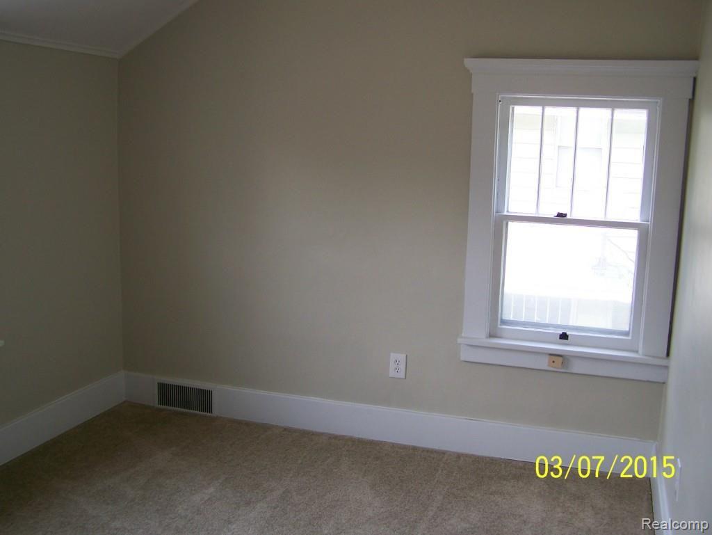 99 Chippewa Road Pontiac, MI 48341 - Photo 11 of 18 100_2260.jpg