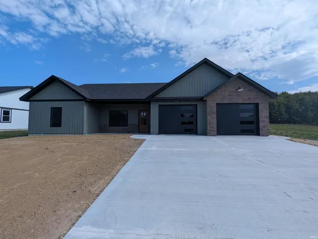 $360,000 | 211 Poplar Street, Loogootee, IN 47553