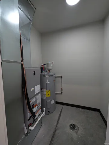 $360,000 | 211 Poplar Street, Loogootee, IN 47553