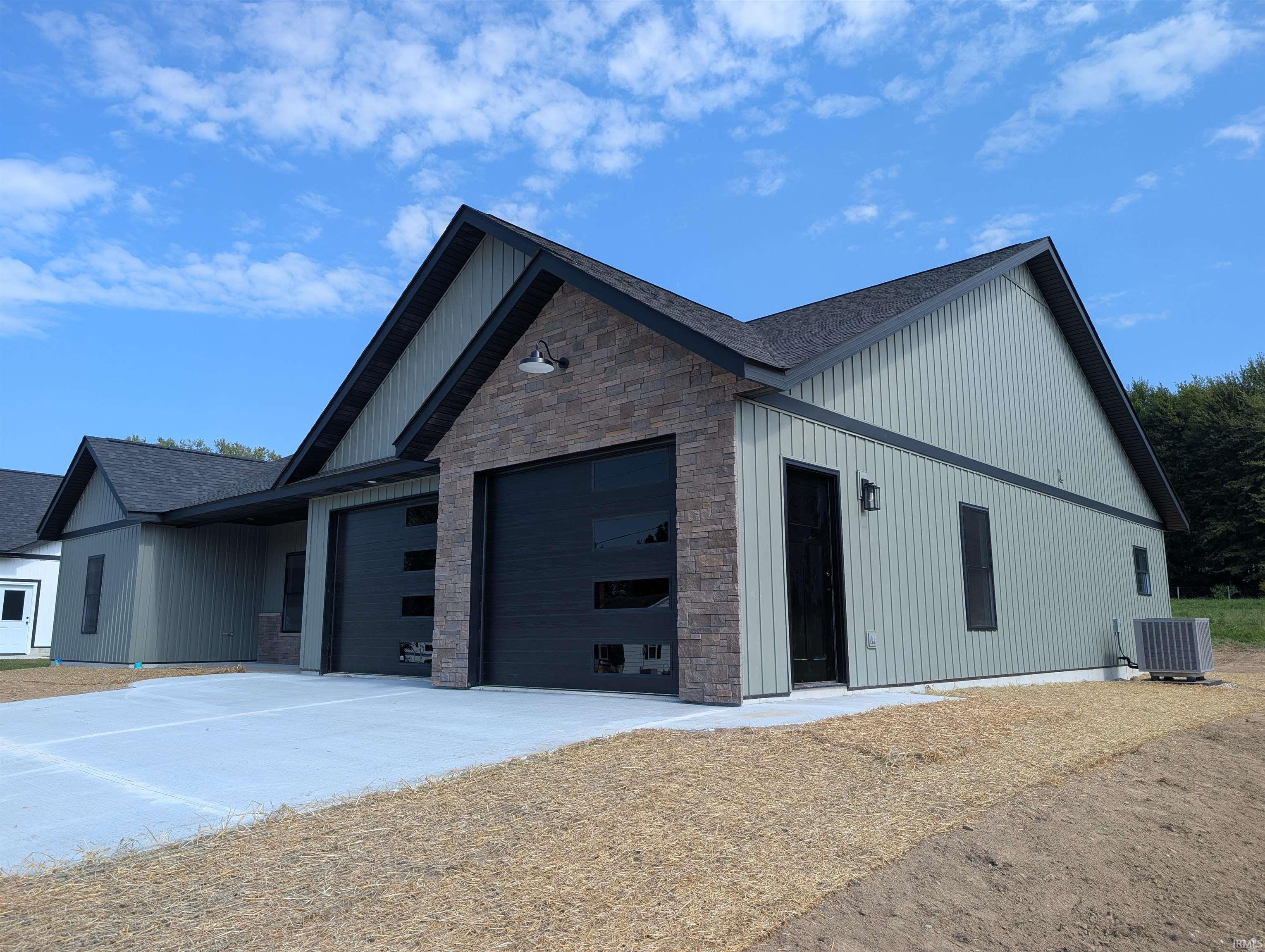 211 Poplar Street Loogootee, IN 47553 - Photo 4 of 31