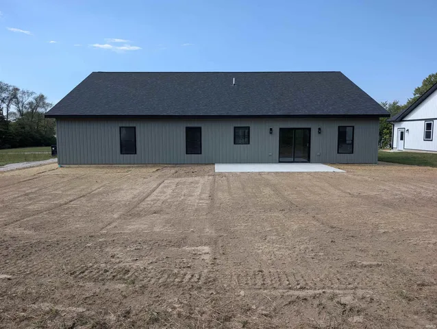 $360,000 | 211 Poplar Street, Loogootee, IN 47553