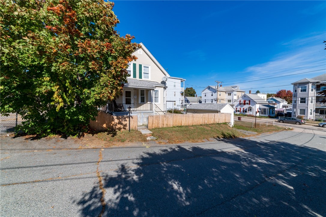 17 Stanley Avenue Woonsocket, RI 02895 - Photo 2 of 31