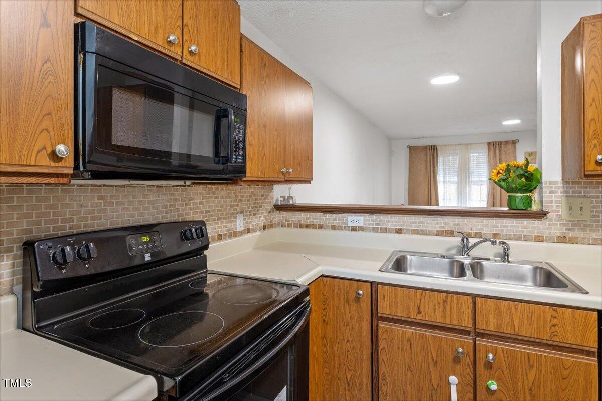 8110 Farmlea Circle Raleigh, NC 27616 - Photo 7 of 15 IMG_0070