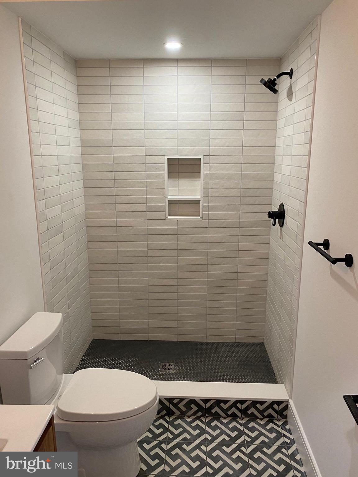 416 Rector Street, Unit B Philadelphia, PA 19128 - Photo 17 of 25 Bathroom 4