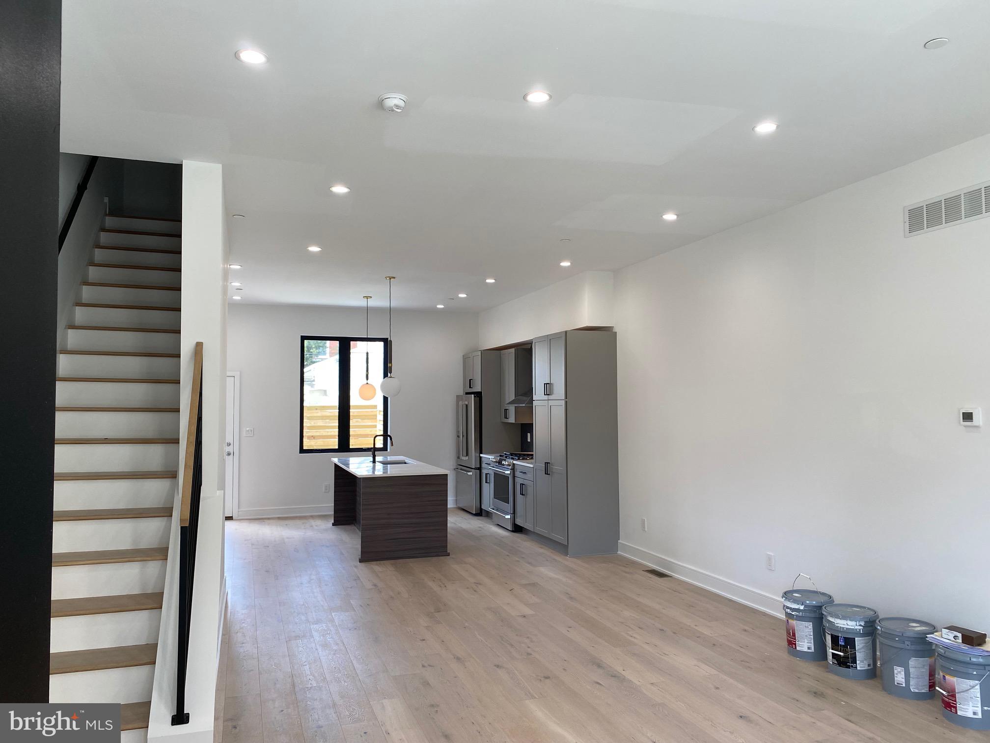 416 Rector Street, Unit B Philadelphia, PA 19128 - Photo 3 of 25 Main floor