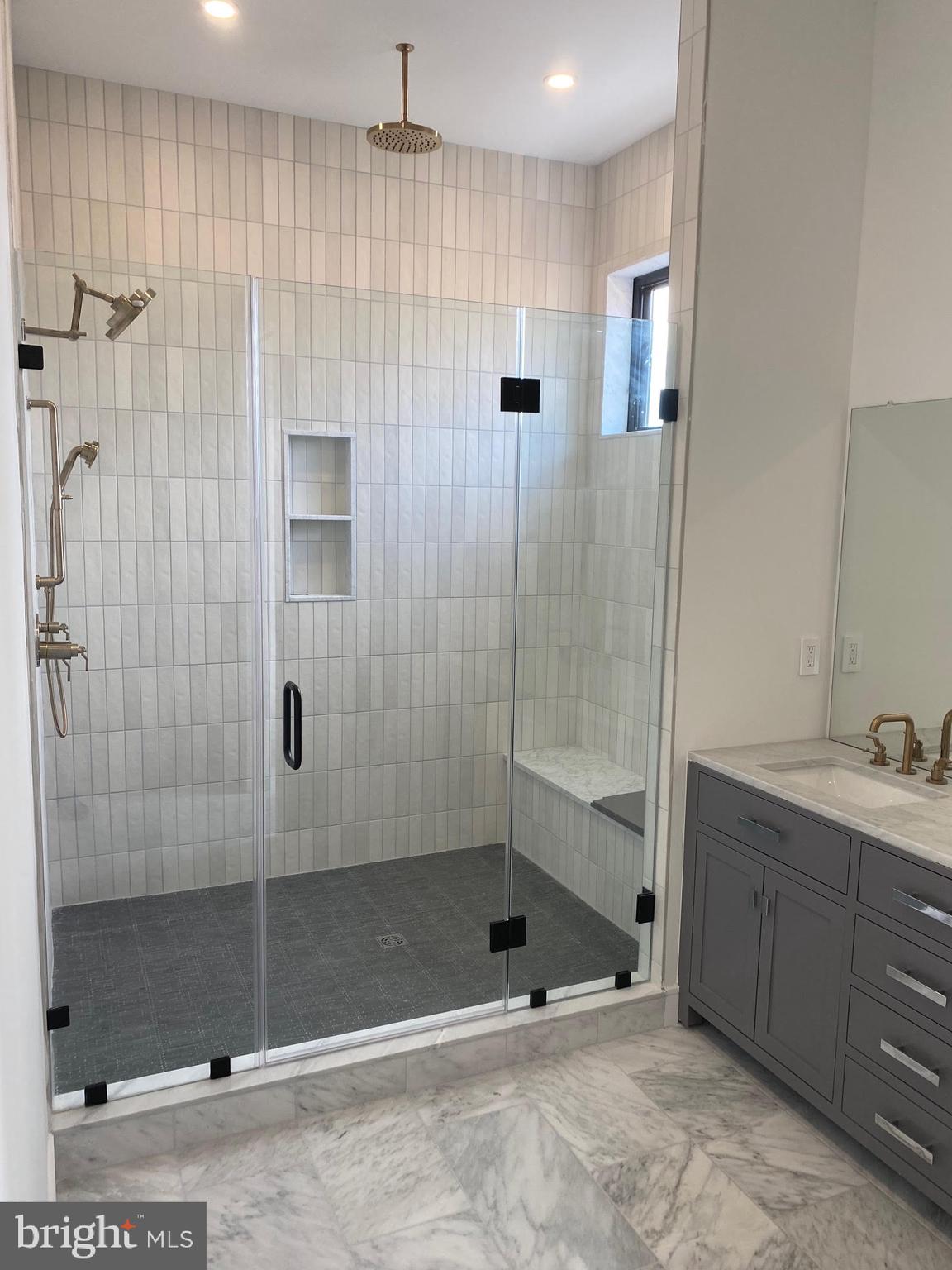 416 Rector Street, Unit B Philadelphia, PA 19128 - Photo 9 of 25 Master bathroom shower