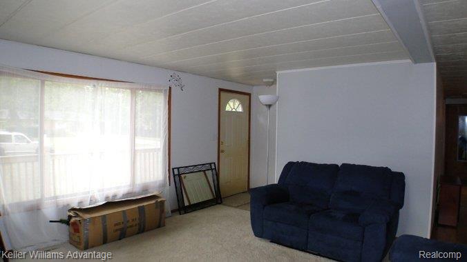 3504 Center Road Highland, MI 48357 - Photo 6 of 11 Living Room .jpg